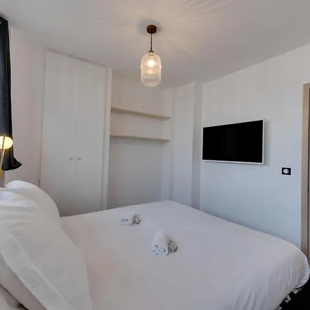 Swan - Design Facing Apartment *