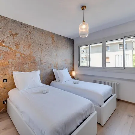 Swan - Design Facing Apartment *